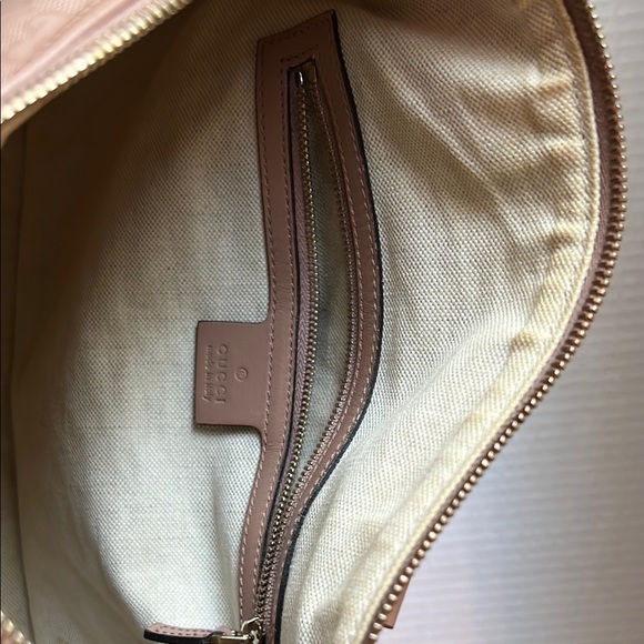 Gucci Beige Monogram Duffel Bag - Picture 10 of 13